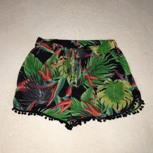 NWT Gianni Bini Shorts Size Medium w/ 2” inseam